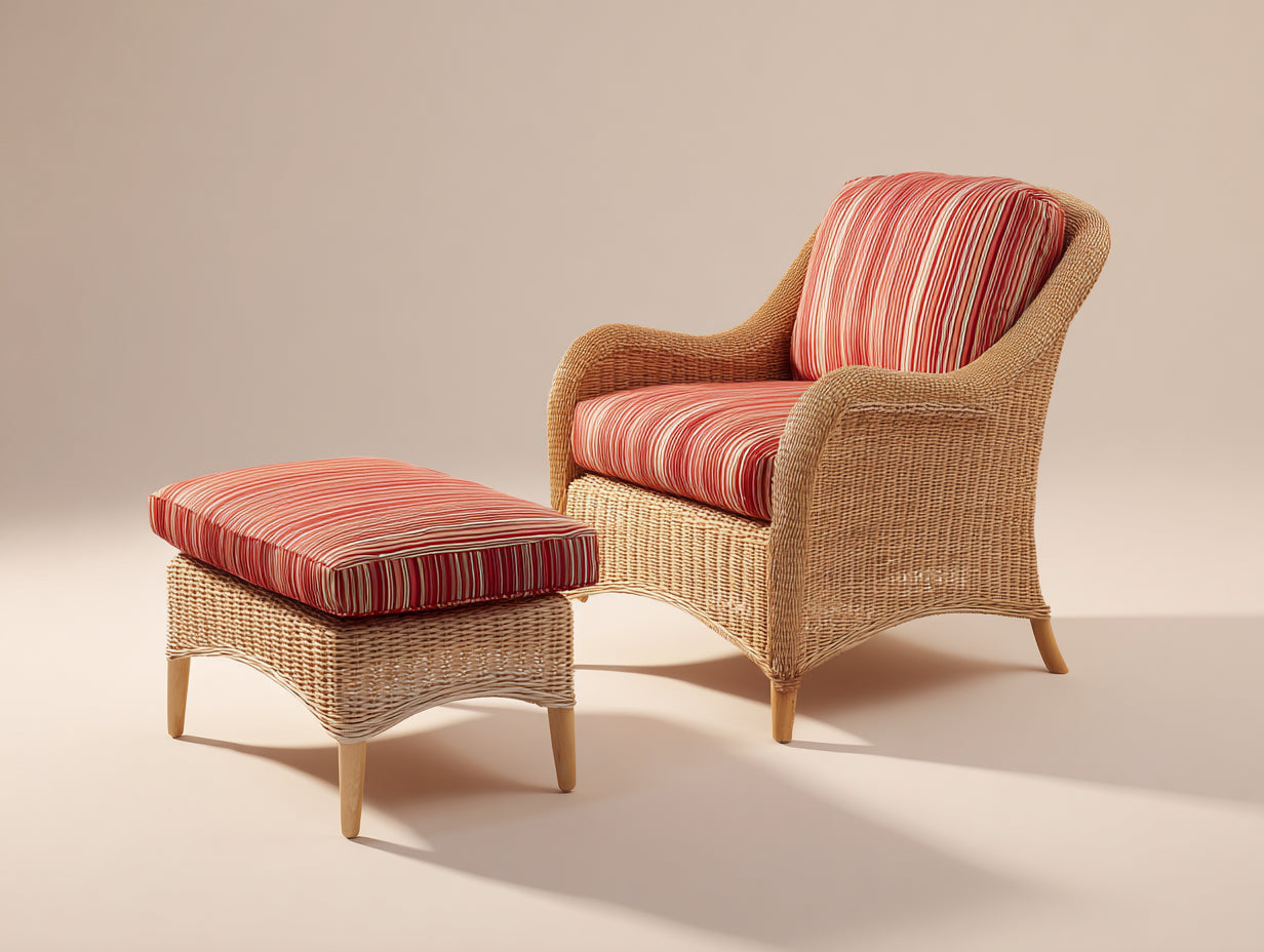 Polyrattan Gartensessel Set mit Fußhocker 78 x 82 x 90 cm - Naturbraun und Rot - Gepolstertes Loungedesign mit geschwungenen Armlehnen